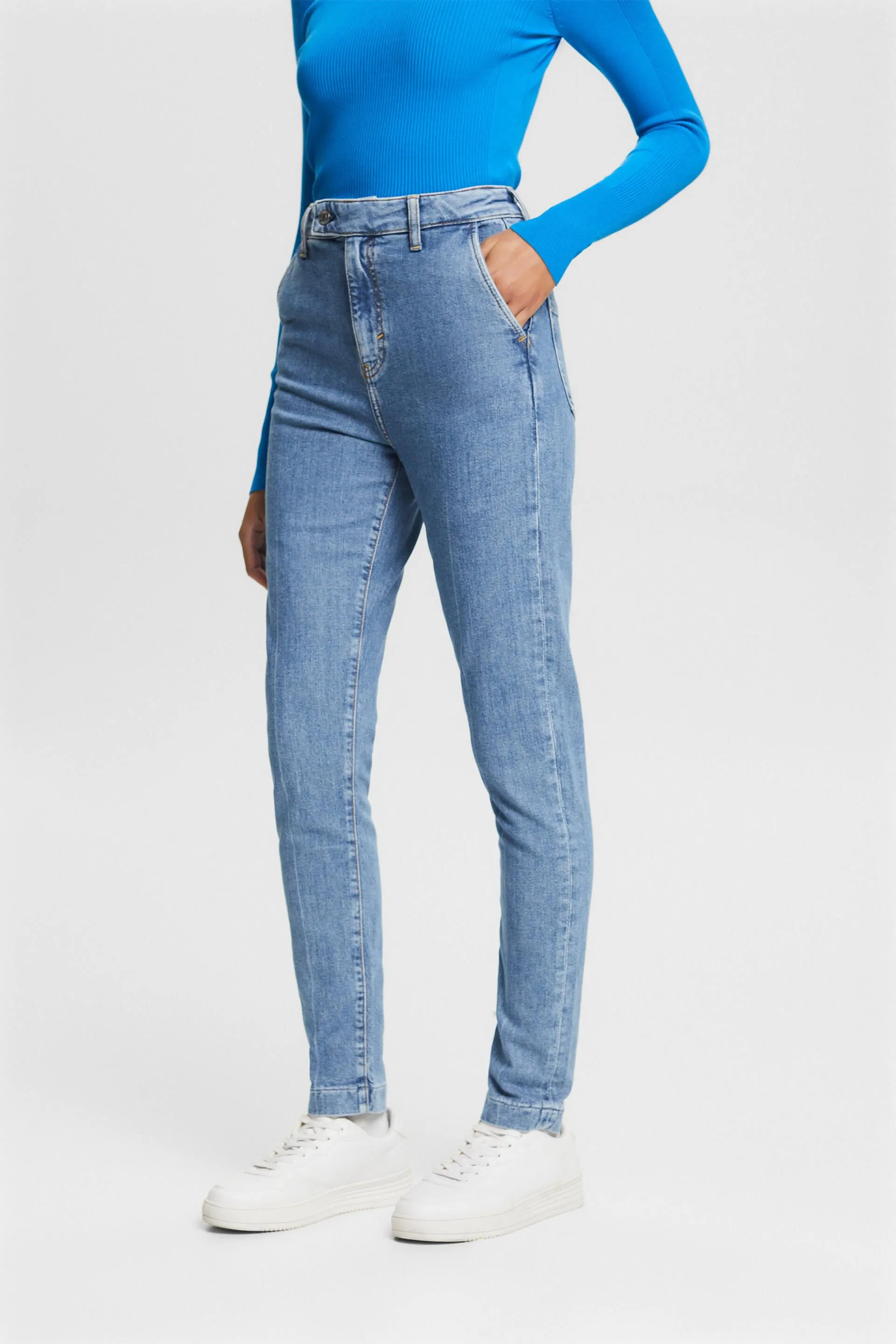 Jeans slim a vita alta